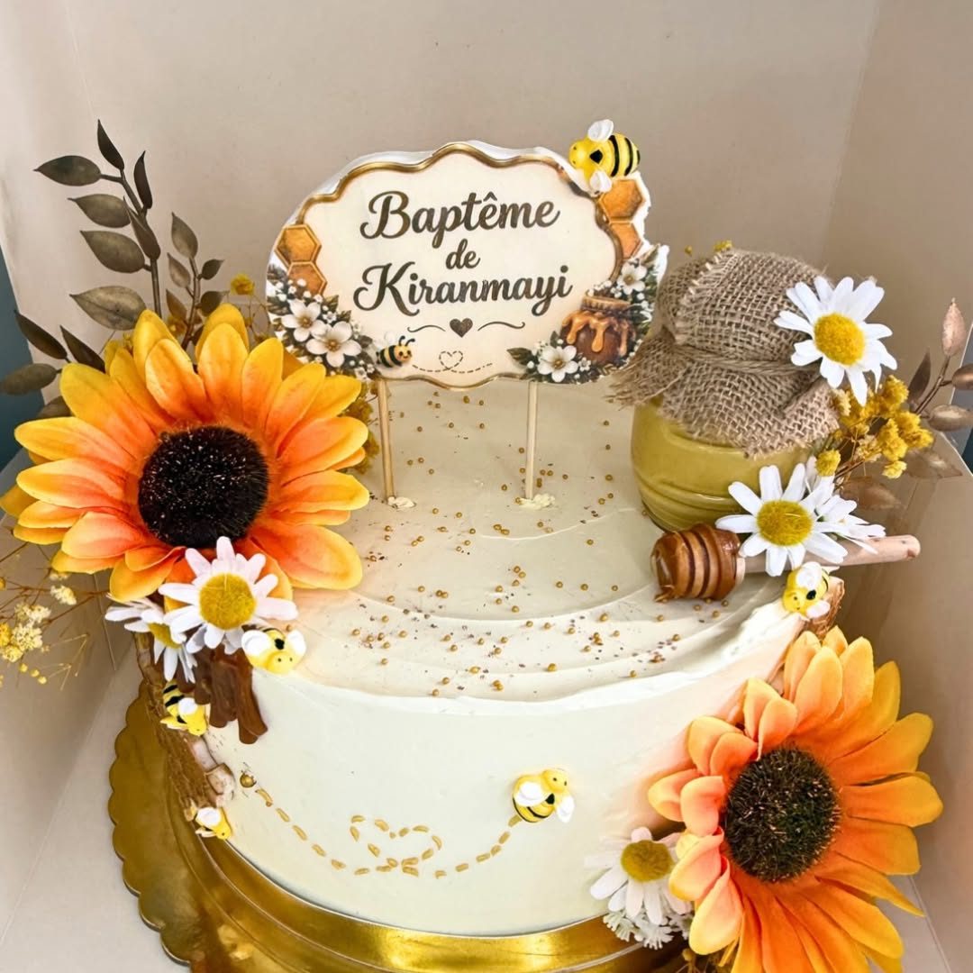 Gâteau de baptême décor tournesols et abeilles